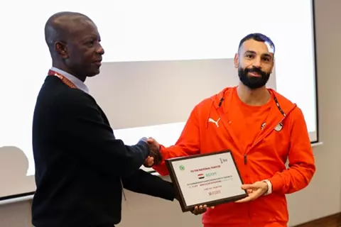 كاف يمنح صلاح شهادة مشاركة مصر في كأس أفريقيا 2025